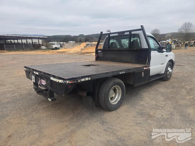 Image of Ford F-350 equipment image 4