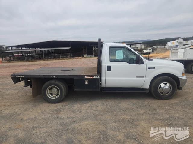 Image of Ford F-350 equipment image 2