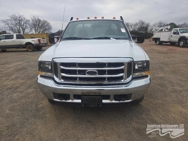 Image of Ford F-350 equipment image 1