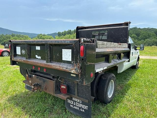 Image of Ford F-350 equipment image 4