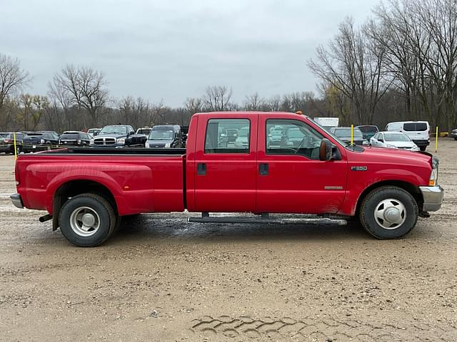 Image of Ford F-350 equipment image 3