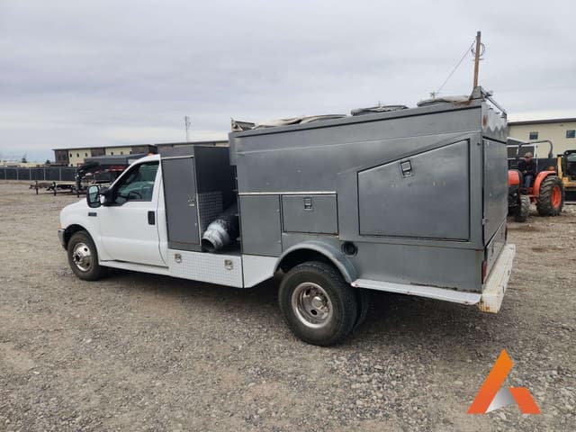 Image of Ford F-350 equipment image 2