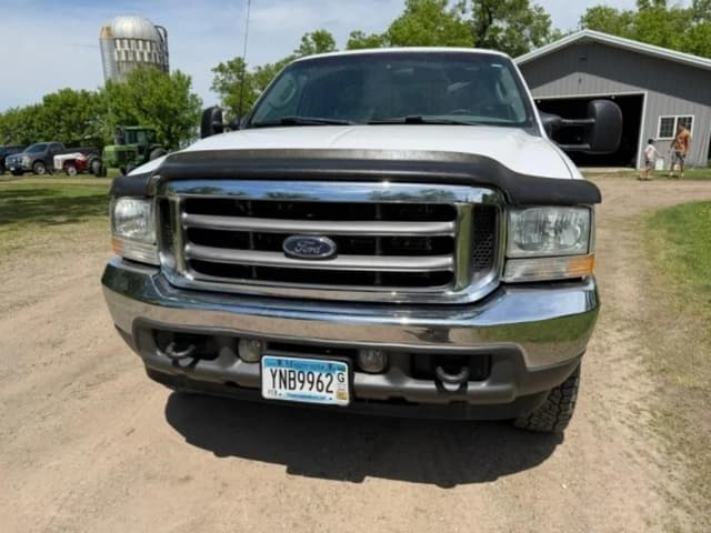 Image of Ford F-350 equipment image 3