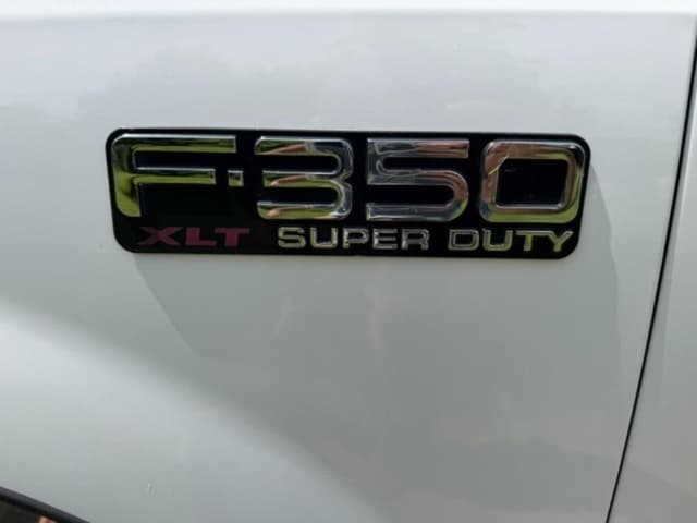 Image of Ford F-350 equipment image 1