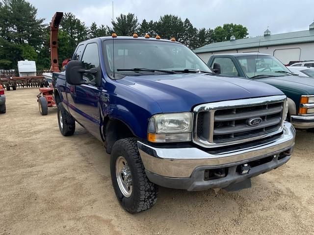 Image of Ford F-350 equipment image 2