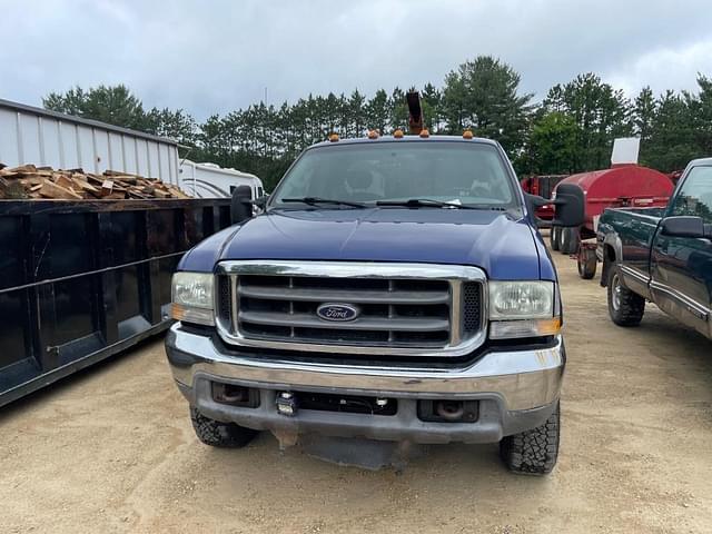 Image of Ford F-350 equipment image 1