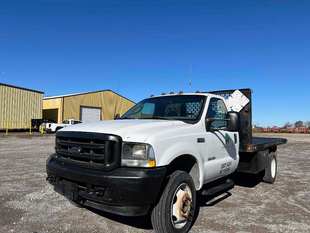 Image of Ford F-450 Primary image