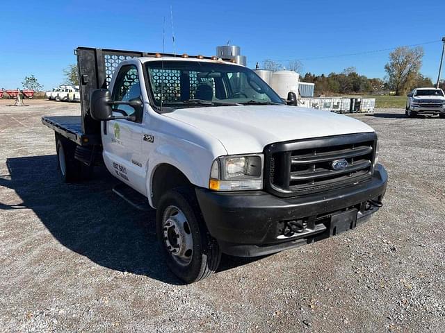 Image of Ford F-450 equipment image 2