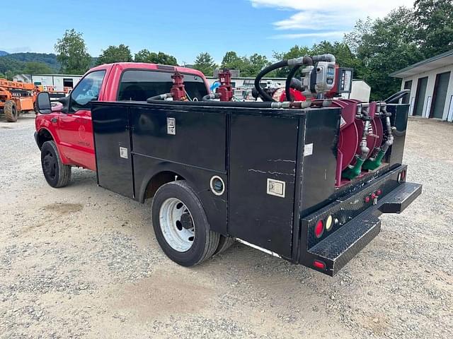 Image of Ford F-450 equipment image 2