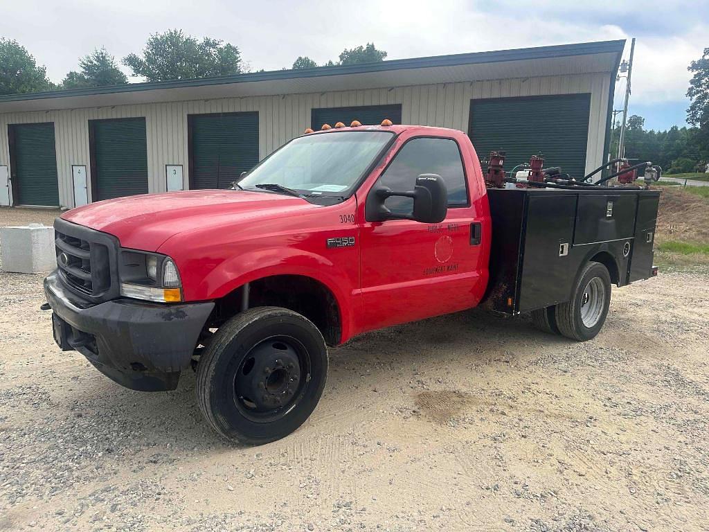 Image of Ford F-450 Primary image