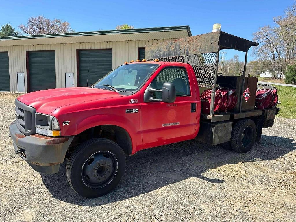 Image of Ford F-450 Primary image