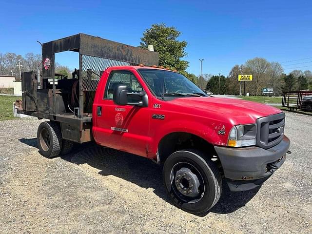 Image of Ford F-450 equipment image 2