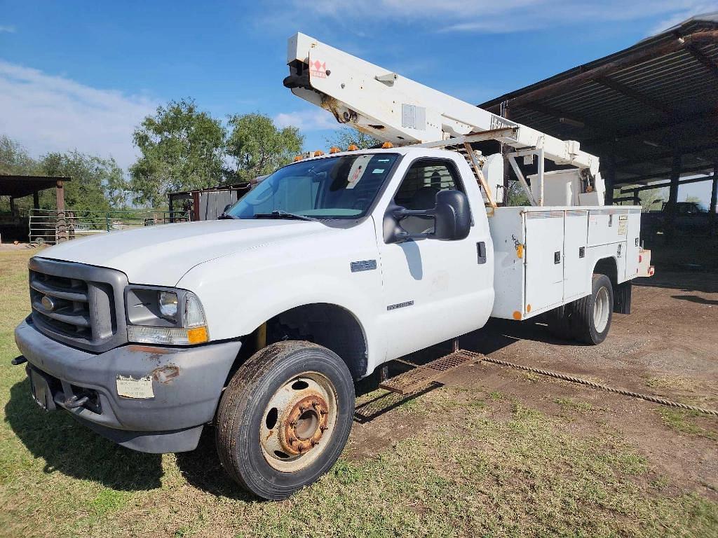 Image of Ford F-450 Primary image