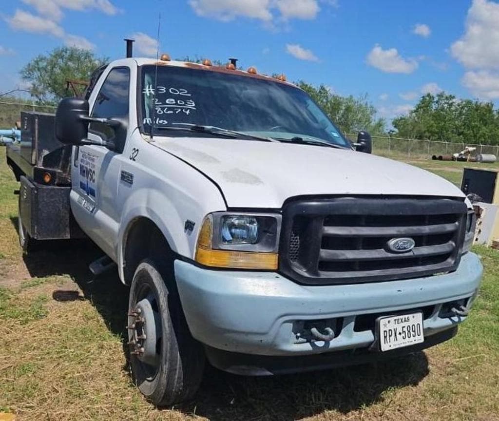 Image of Ford F-450 Primary image