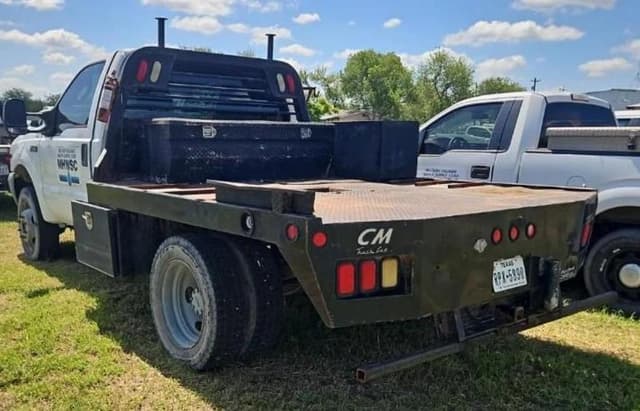 Image of Ford F-450 equipment image 4