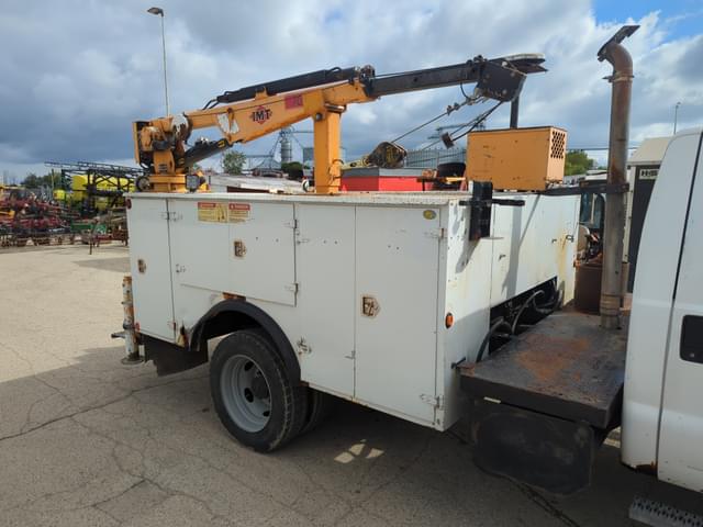 Image of Ford F-450 equipment image 3