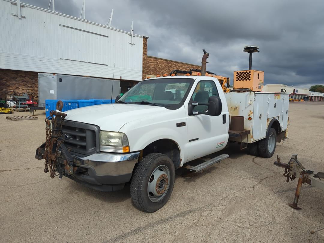 Image of Ford F-450 Primary image
