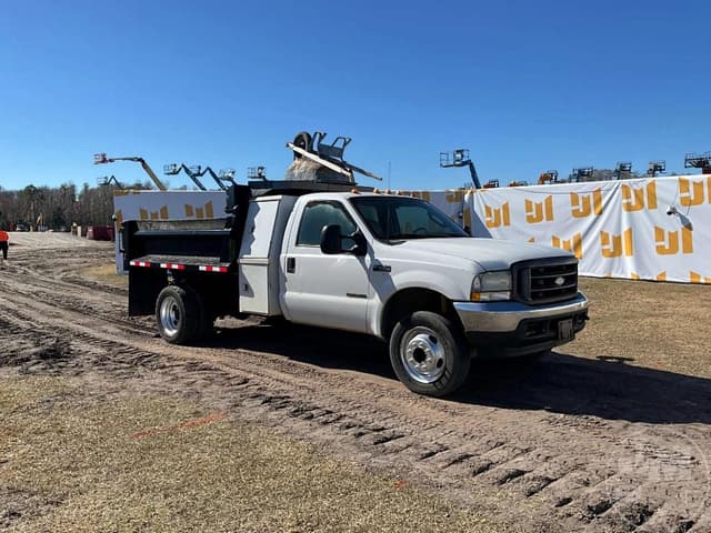 Image of Ford F-450 equipment image 2