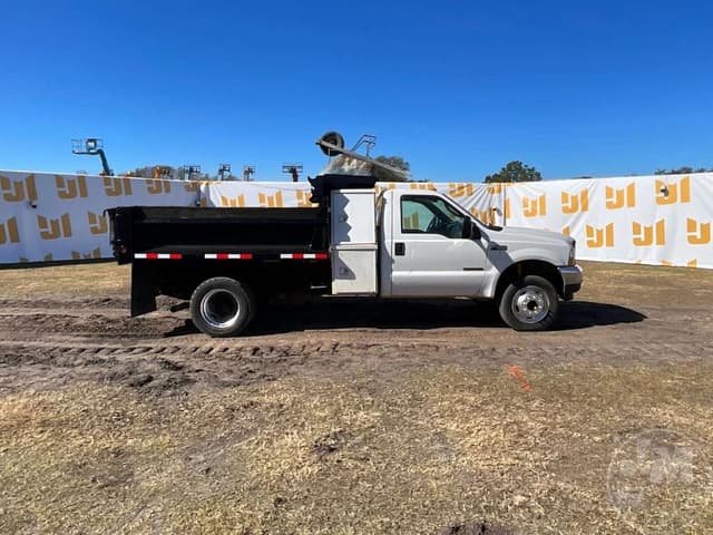 Image of Ford F-450 equipment image 3