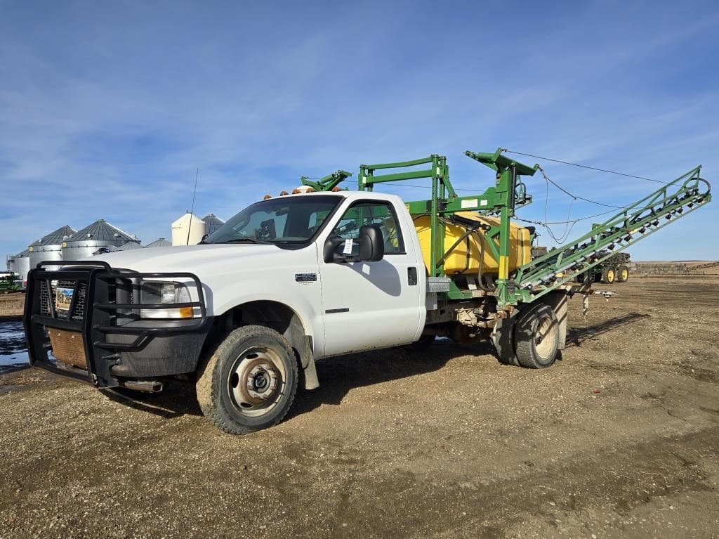 Image of Ford F-550 Primary image