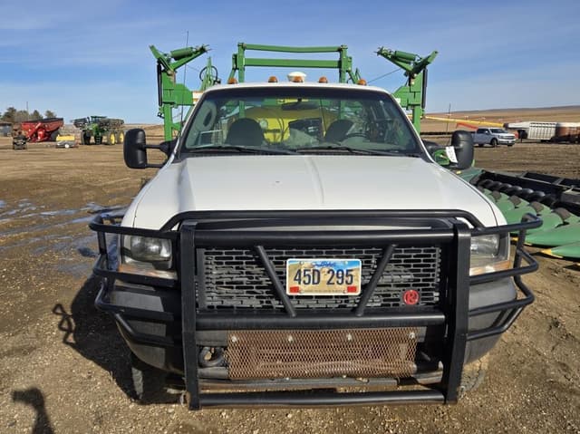 Image of Ford F-550 equipment image 1