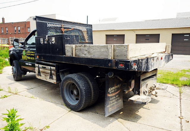 Image of Ford F-550 equipment image 2