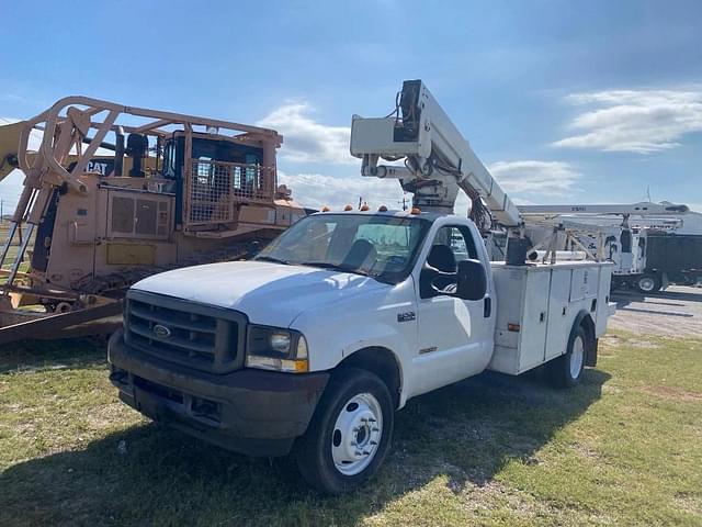 Image of Ford F-550 equipment image 1