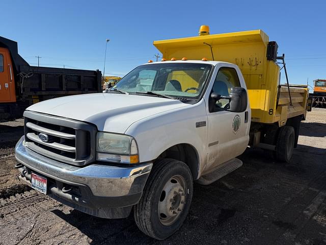 Image of Ford F-550 equipment image 2