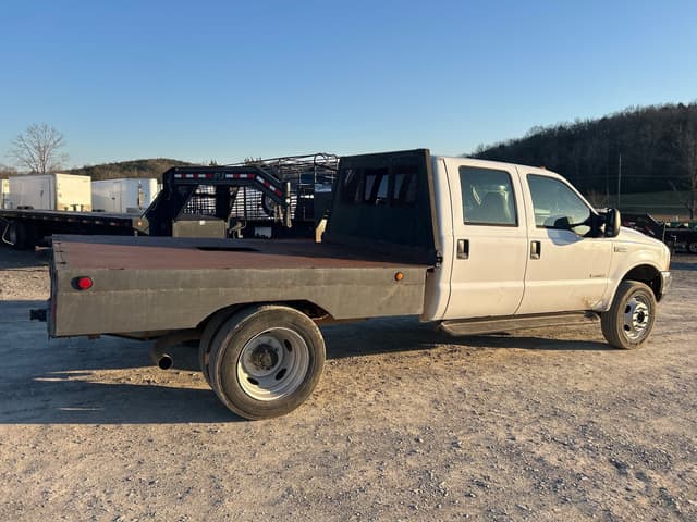 Image of Ford F-550 equipment image 3