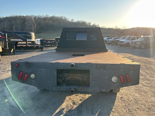 Image of Ford F-550 equipment image 4