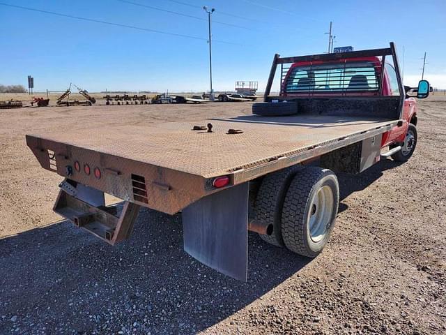 Image of Ford F-550 equipment image 2