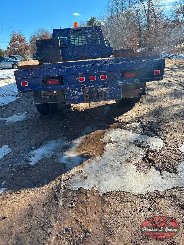 Image of Ford F-550 equipment image 4