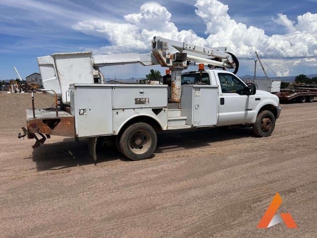 Image of Ford F-550 equipment image 3