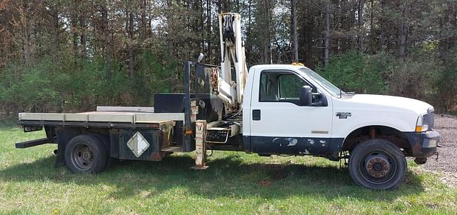 Image of Ford F-550 equipment image 4