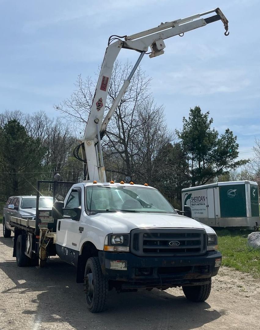 Image of Ford F-550 Primary image