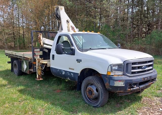 Image of Ford F-550 equipment image 2