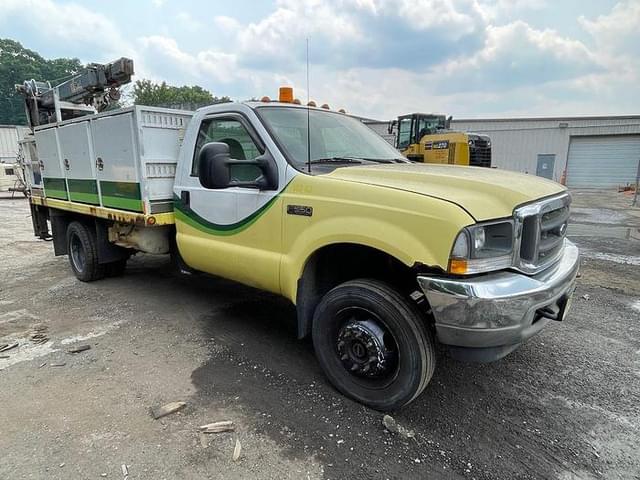 Image of Ford F-550 equipment image 1