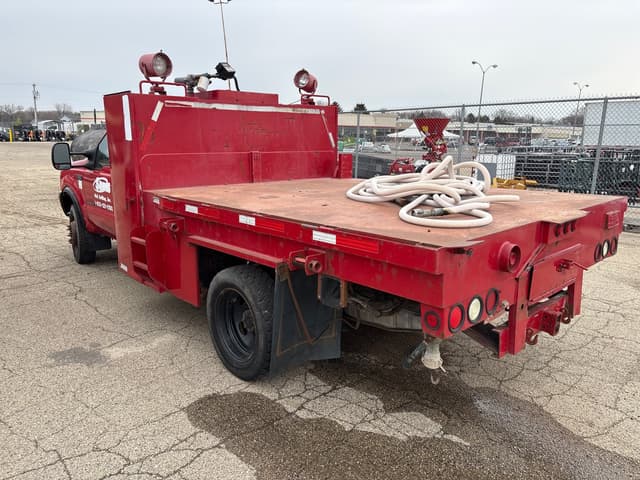 Image of Ford F-550 equipment image 3