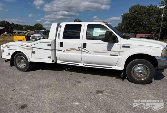 Image of Ford F-550 equipment image 3