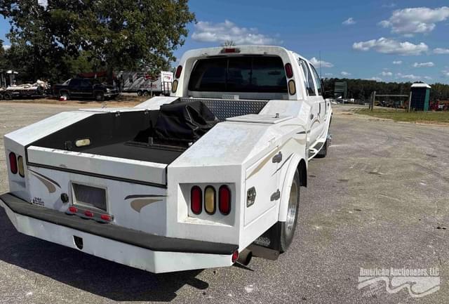 Image of Ford F-550 equipment image 4