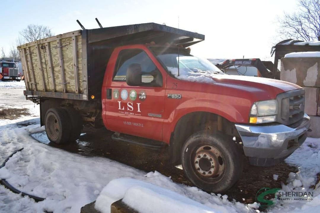 Image of Ford F-550 Primary image