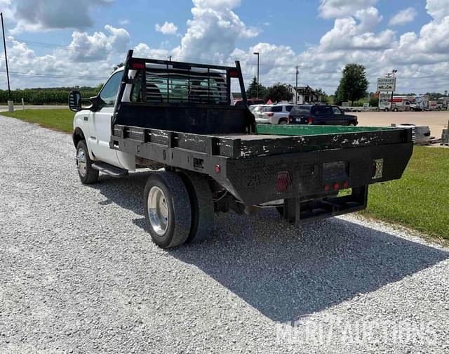 Image of Ford F-550 equipment image 3