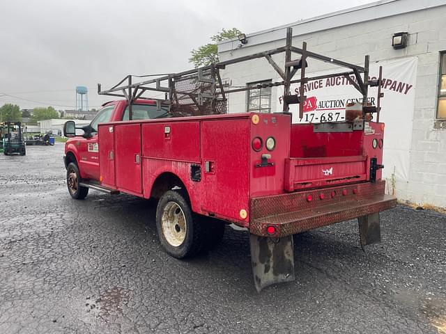 Image of Ford F-550 equipment image 3