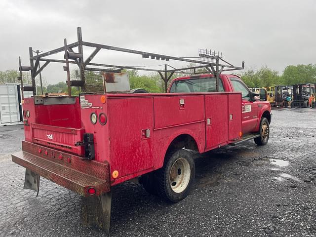 Image of Ford F-550 equipment image 2