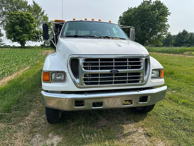Image of Ford F-650 equipment image 3