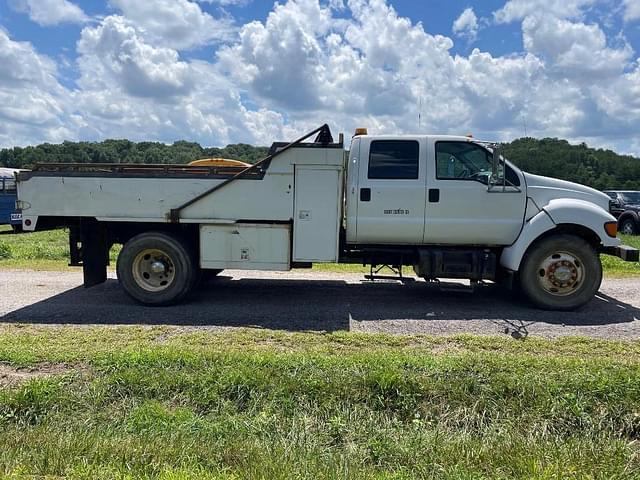 Image of Ford F-650 equipment image 4