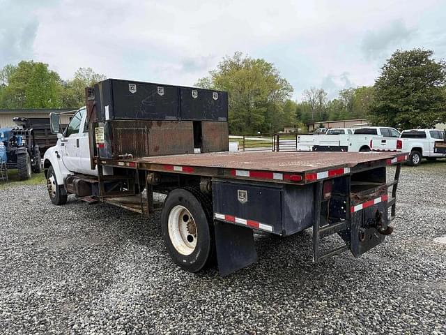 Image of Ford F-650 equipment image 3