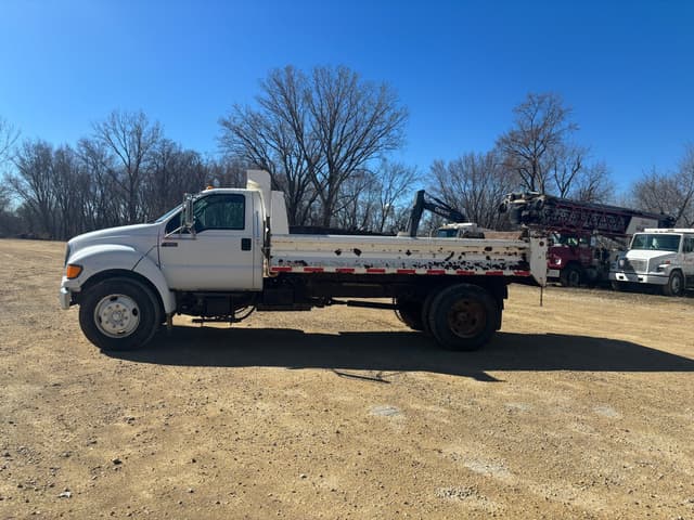 Image of Ford F-650 equipment image 1