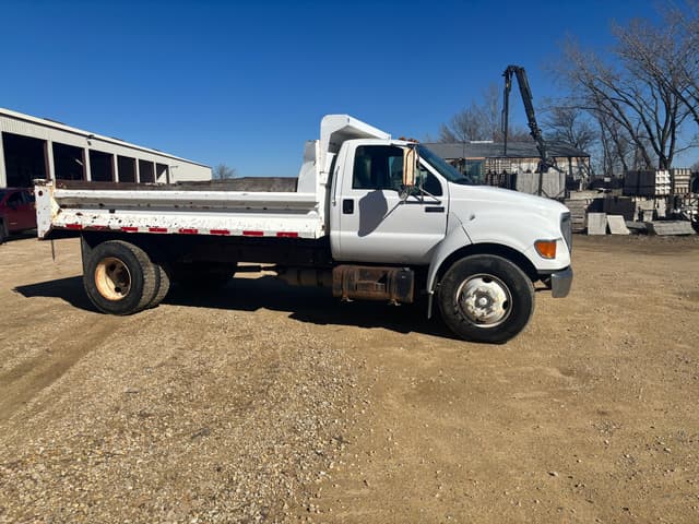 Image of Ford F-650 equipment image 4