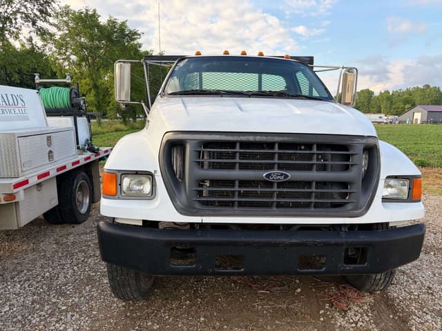 Image of Ford F-650 equipment image 1